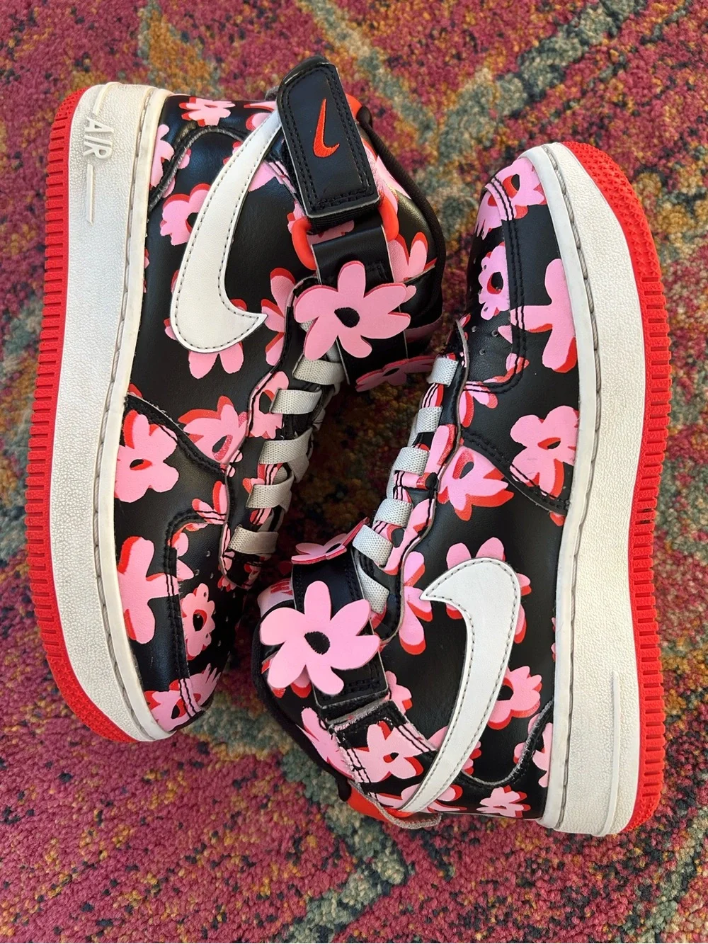 Nike | Girl’s Black/Pink Floral ‘Flower Power’ Air Force 1 Mid Top Sneakers 2Y - Picture 6 of 16